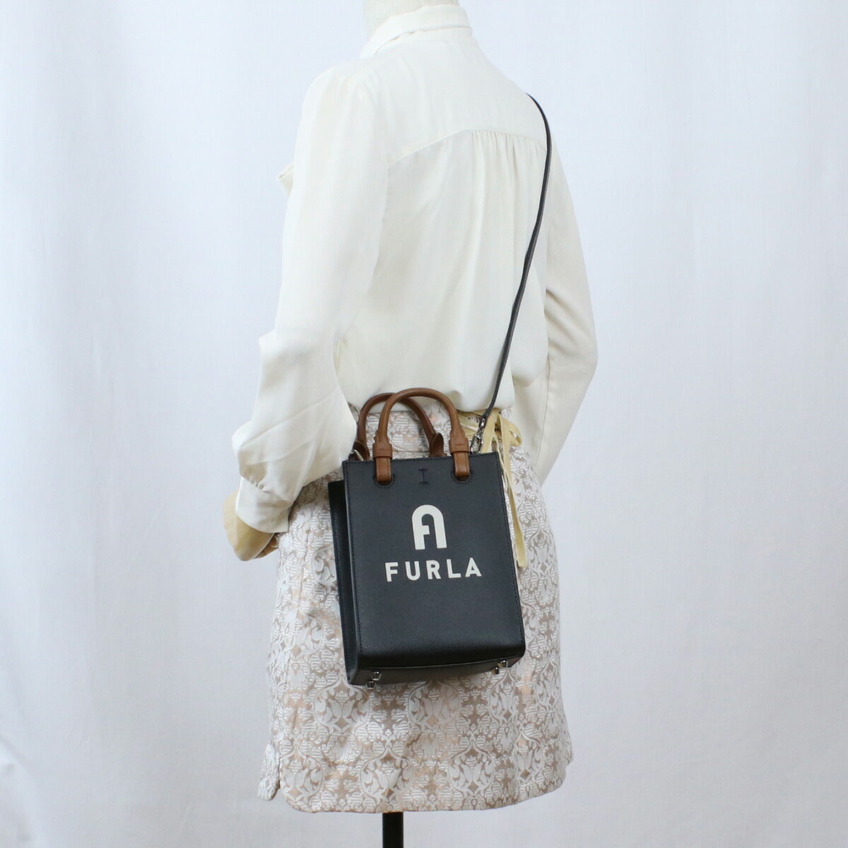 フルラ ハンドバッグ レディース レザー WB00729 NERO+PERLA ブラック バッグ FURWB00729011