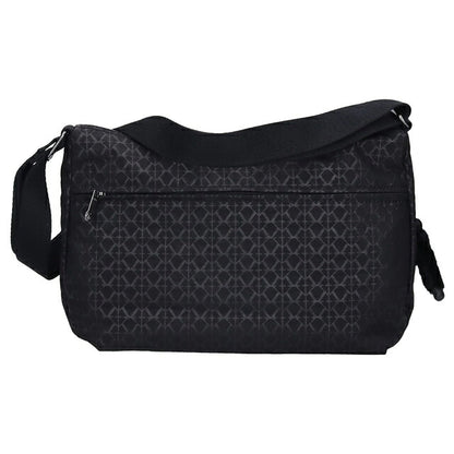 キプリング ショルダーバッグ レディース ブランド Kipling イゼラ ロゴ ワンポイント 総柄 K12592-K59 Signature Emb 黒 K12592-K59