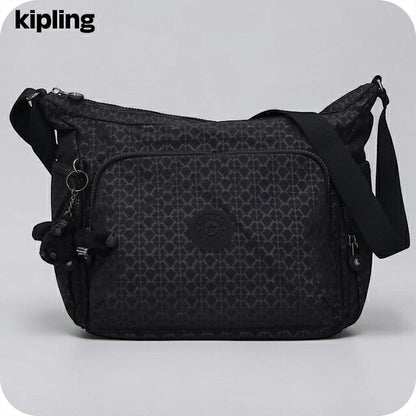キプリング ショルダーバッグ レディース ブランド Kipling ガブ ロゴ ワンポイント 総柄 KI3945-K59 Signature Emb 黒 KI3945-K59