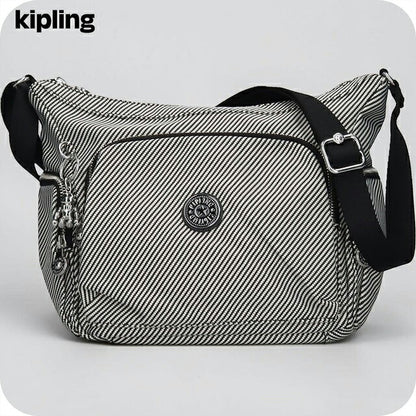 キプリング ショルダーバッグ レディース ブランド Kipling ガブ S PE+ ロゴ ワンポイント 総柄 ストライプ KI8039-4SY Diagonal Jacquard 黒 KI8039-4SY