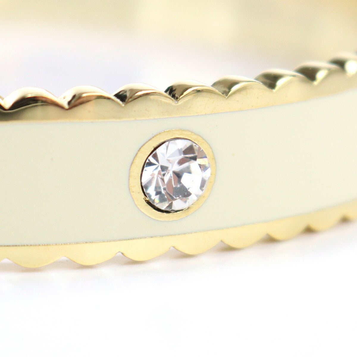 マーク・ジェイコブス バングル レディース メタル J105MT7PF22 CREAM-GOLD ホワイト系 ジュエリーアクセサリー MAJJ105MT7PF22021