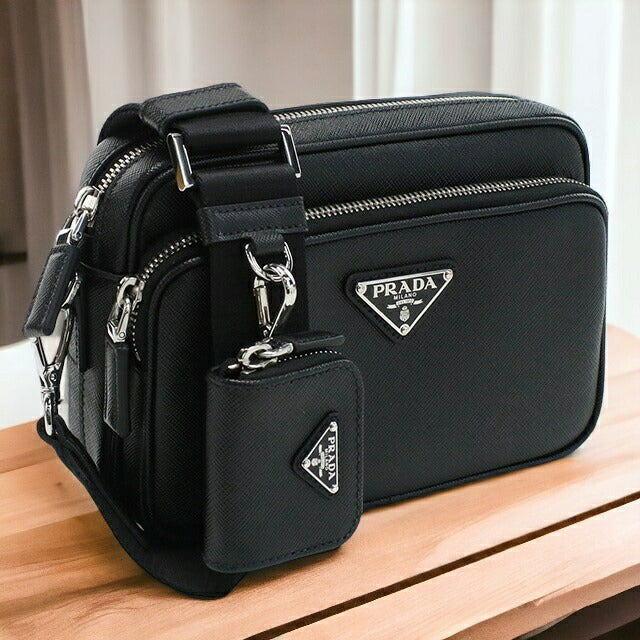 プラダ 斜め掛け ショルダーバッグ メンズ ブランド PRADA SAFFIANO TRAVEL レザー イタリア 2VH170 NERO ブラック バッグ PRA2VH170011