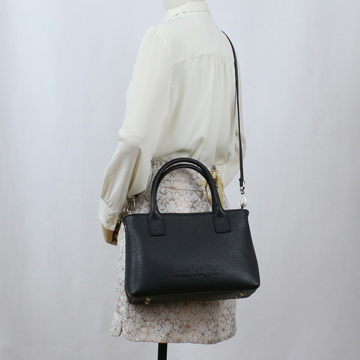 サラバーグラー トートバッグ レディース REGINA BUFALO レザー イタリア 76 NERO ブラック バッグ SBR076011