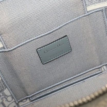 二手 Dior 化妆包 女士品牌 Dior Dior 旅行化妆包 灰色包 USDCD100269011