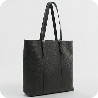 中古 セリーヌ トートバッグ メンズ ブランド CELINE トリオンフエンボス加工 カバ 113743FQU ブラック USDCE118524011