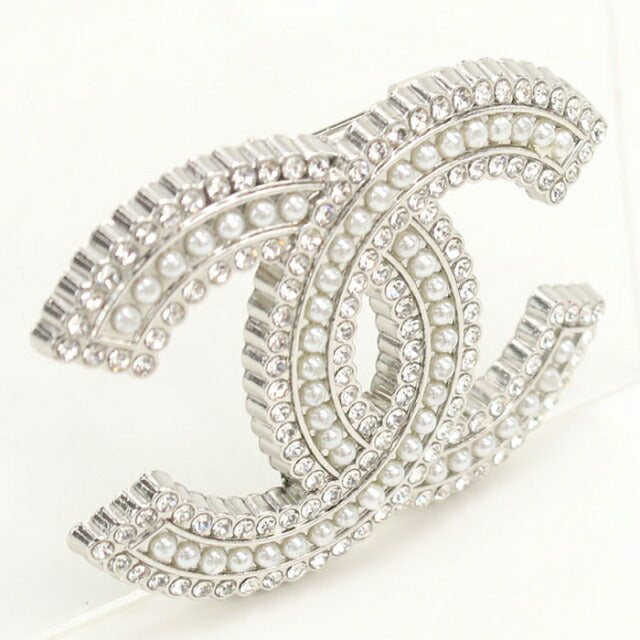 CHANEL シルバー ロゴブローチ ブローチ シルバー（銀色）系 CHANEL(シャネル) アクセサリー
