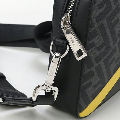 中古 フェンディ 斜め掛け ショルダーバッグ メンズ ブランド FENDI ダイアゴナル カメラケース レザー 7M0286 ALKA F0R2A ブラック バッグ USDFE96755011