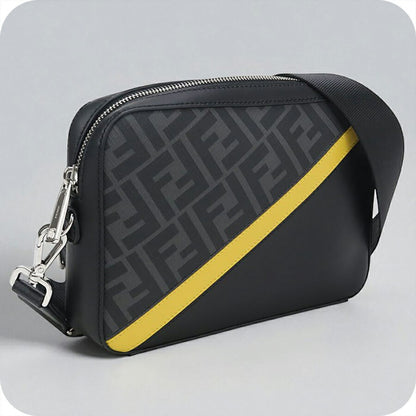 中古 フェンディ 斜め掛け ショルダーバッグ メンズ ブランド FENDI ダイアゴナル カメラケース レザー 7M0286 ALKA F0R2A ブラック バッグ USDFE96755011