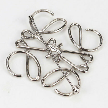 中古 ロエベ ブローチ レディース ブランド LOEWE アナグラム 111.25.020 シルバー 小物 USDLO100612011