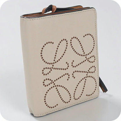 中古 ロエベ 二つ折り財布 二折財布 レディース ブランド LOEWE アナグラム レザー ベージュ USDLO114026011