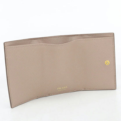 中古 プラダ 三つ折り財布 三折財布 コンパクト レディース ブランド PRADA サフィアーノレザー  1MH021 ベージュ USDPR120196011