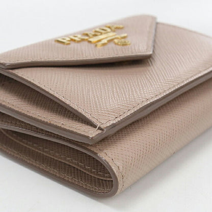 中古 プラダ 三つ折り財布 三折財布 コンパクト レディース ブランド PRADA サフィアーノレザー  1MH021 ベージュ USDPR120196011