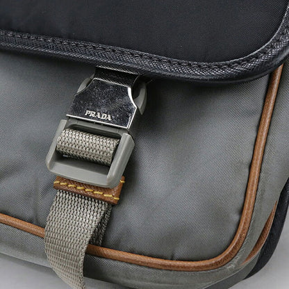 二手 Prada 斜挎包单肩包男女通用品牌 PRADA 三角标志双色灰色 USDPR121115011