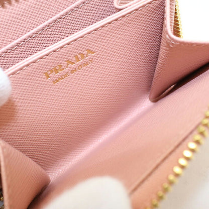 二手 Prada 零钱包女式品牌 PRADA Saffiano 皮革零钱包 1MM268 粉色 USDPR121332011