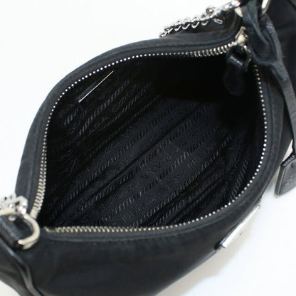 使用的Prada Crossbody肩带为女性品牌Prada Prada Re Edition 2005 1BH204黑色包USDPR95735011